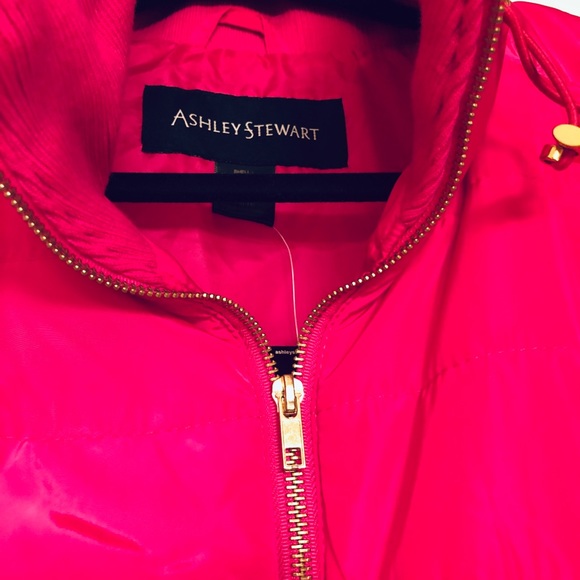 VEST - Picture 3 of 8